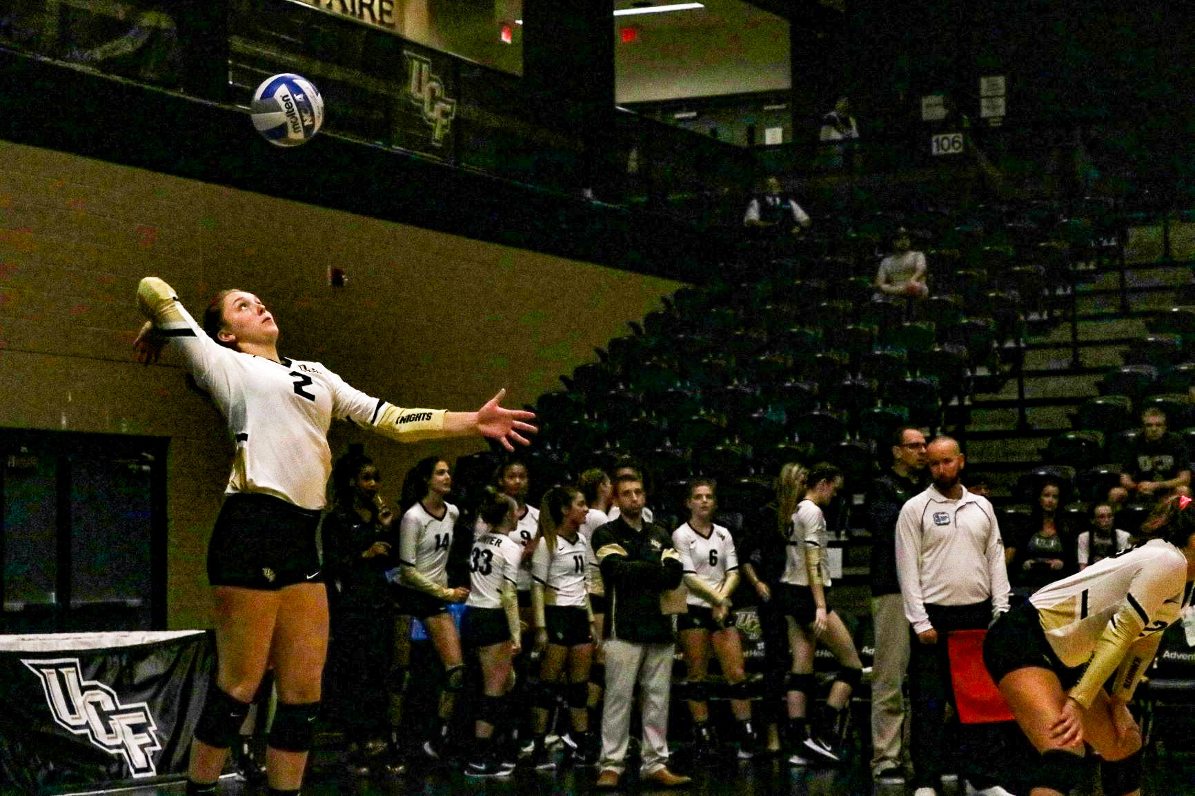 UCF volleyball finishes strong against FAU (use)